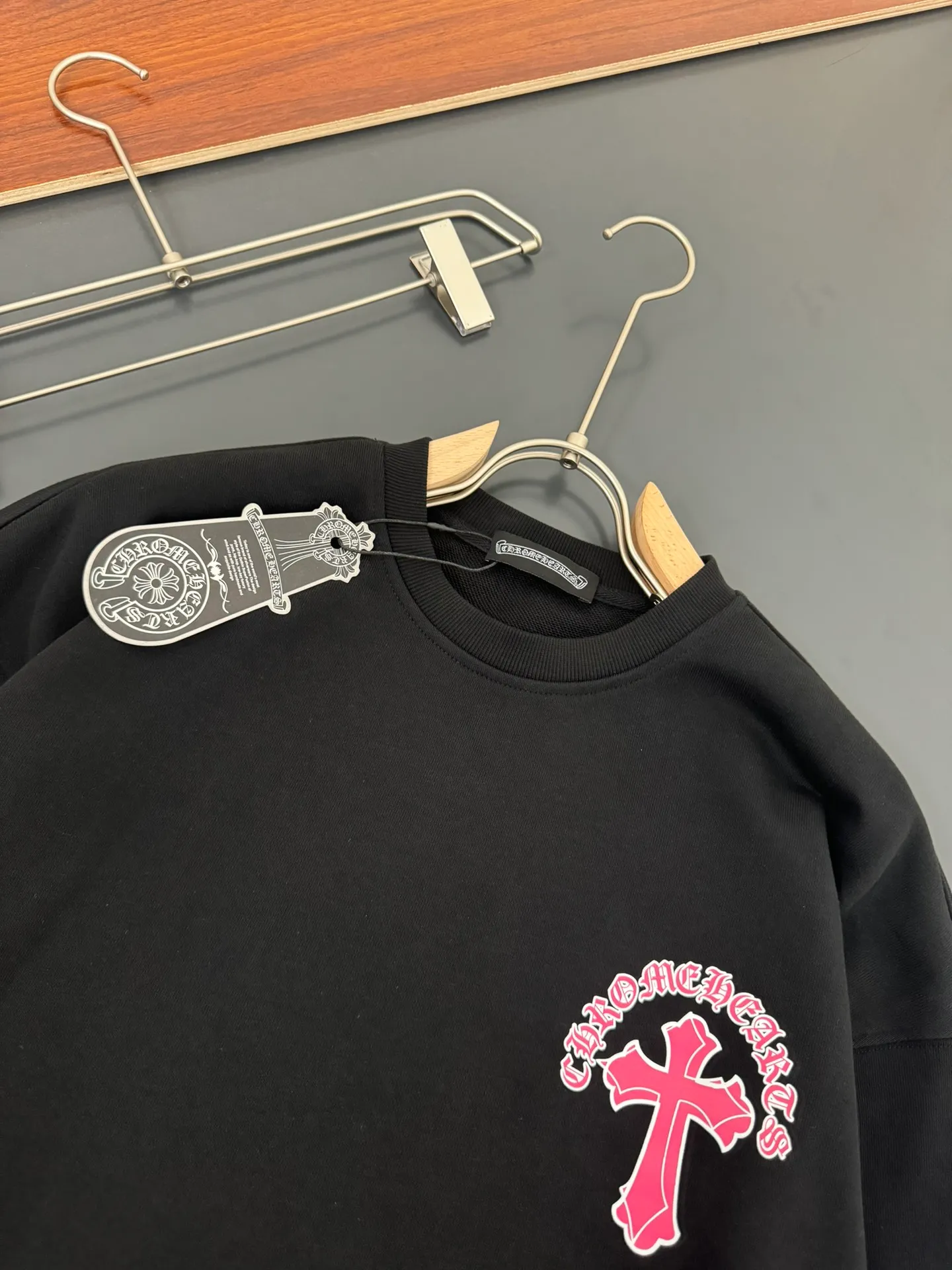 P230 ✨✨Chrome Hearts*Chrome Hearts* The latest round-neck fashionable long-sleeved sweatshirt in autumn and winter, printed logo design, 400g pure cotton fabric! It is close to the skin and comfortable, durable and easy to wear. The original factory craftsmanship is meticulous. It is a must-have for casual wear. Size S M L XL XXL